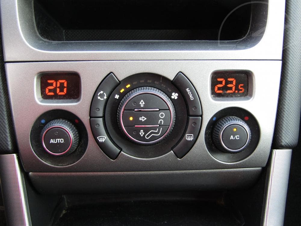 2008 Peugeot 308 - 13