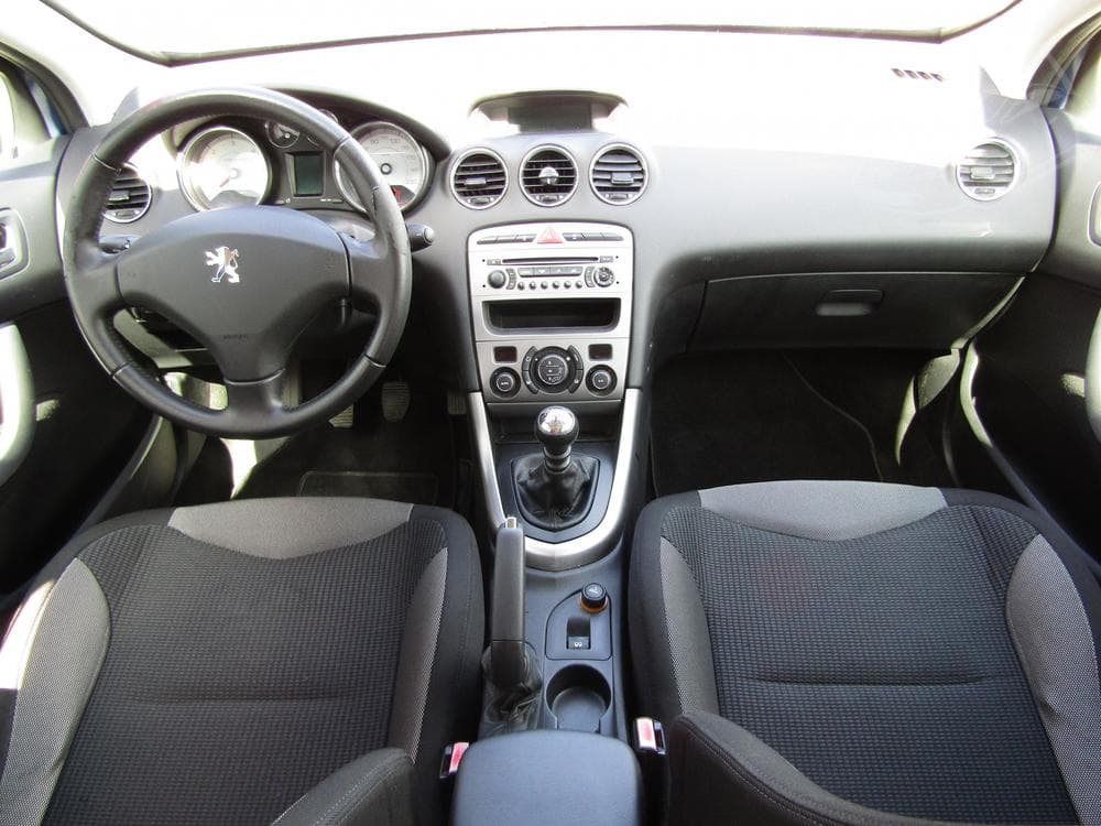 2008 Peugeot 308 - 8