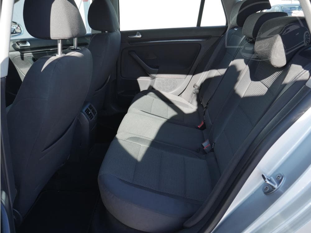 2010 Volkswagen GOLF - 10