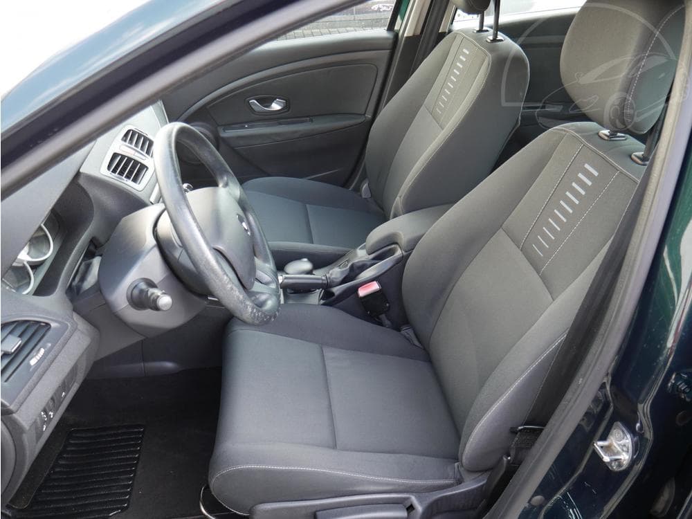 2010 Renault MEGANE - 9