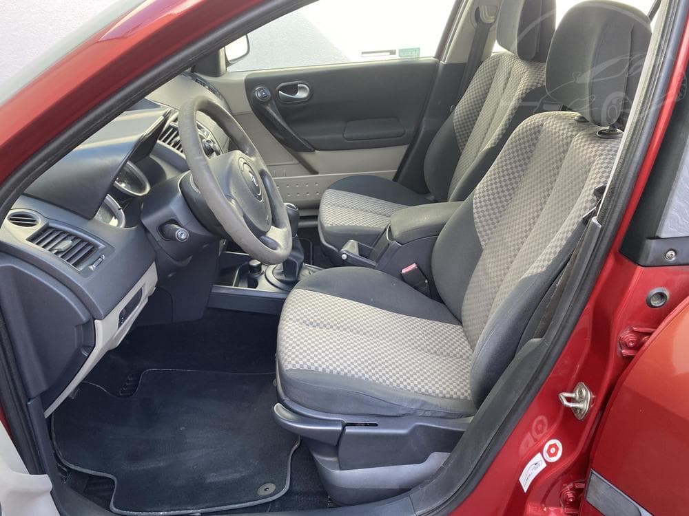 2005 Renault MEGANE - 9