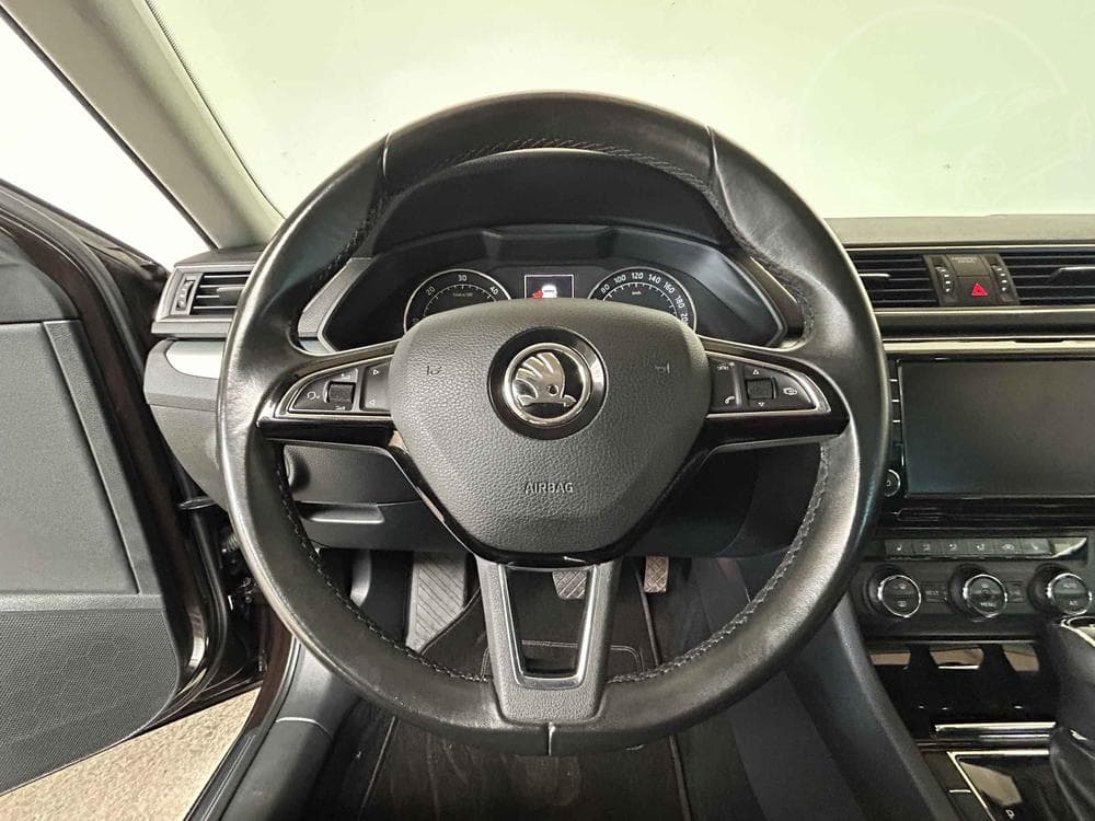2017 Škoda SUPERB - 12