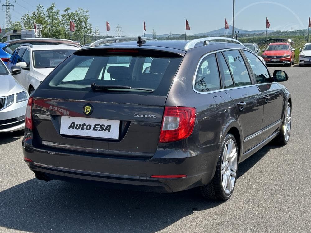 2011 Škoda SUPERB - 7