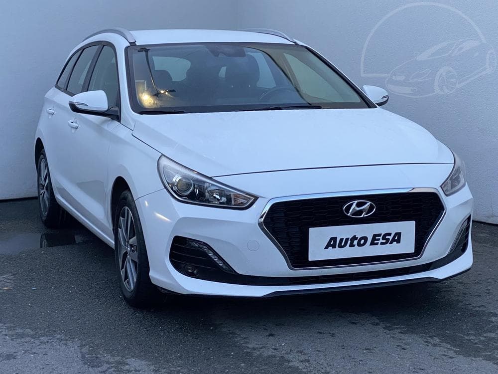 Hyundai i30 1.4 T-GDi 1.maj Serv.kniha