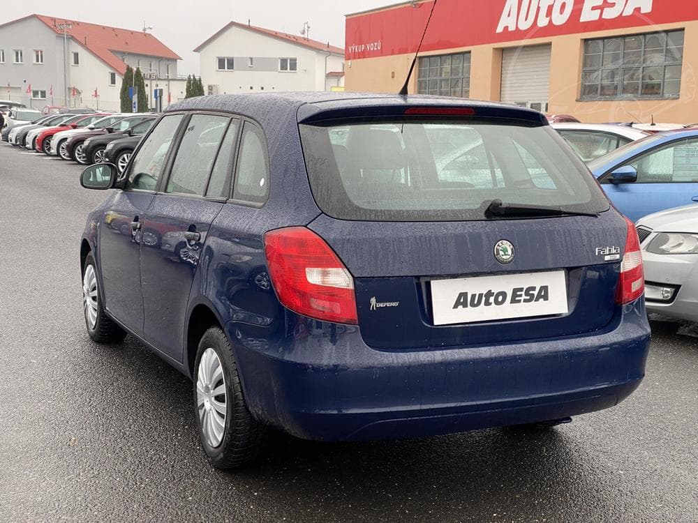 2010 Škoda FABIA - 4