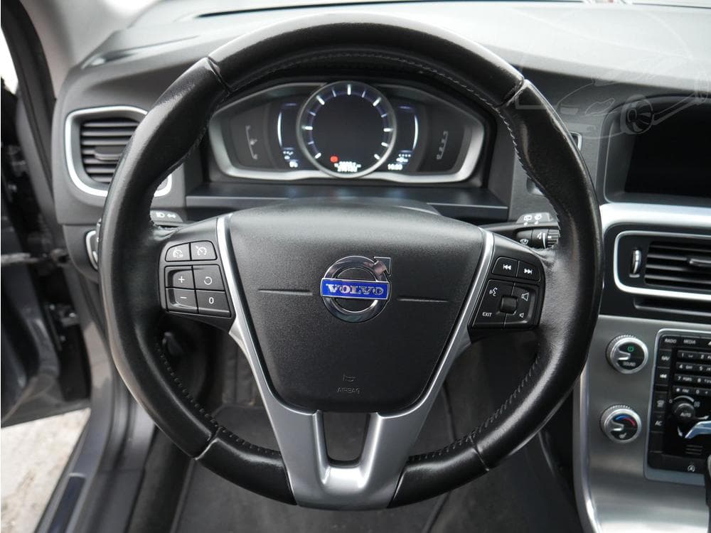 2015 Volvo V60 - 29