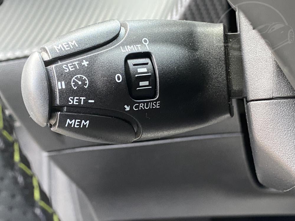 2021 Peugeot 208 - 13