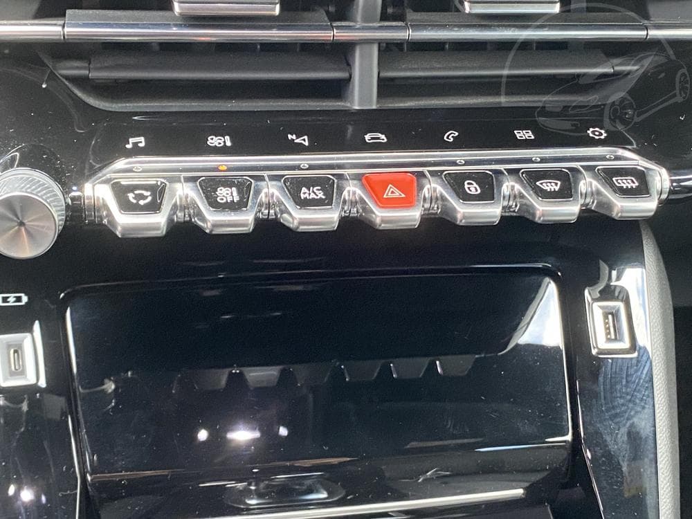 2021 Peugeot 208 - 15