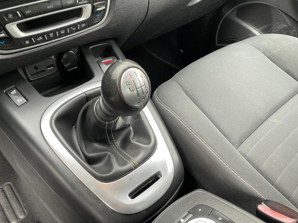2015 Renault SCENIC - 15