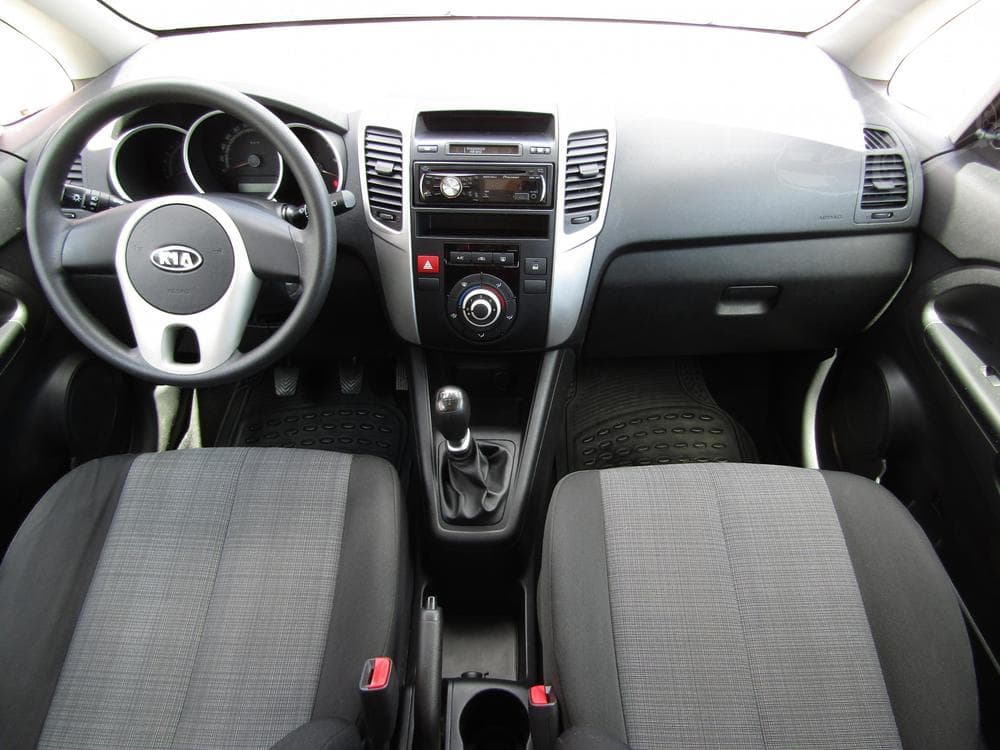 2010 Kia VENGA - 8