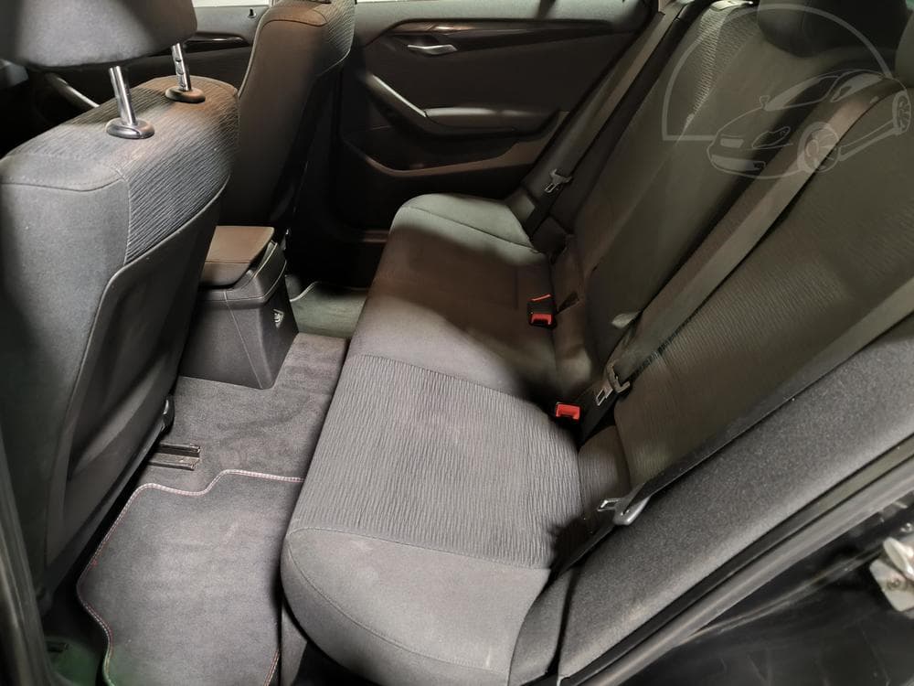 2010 BMW X1 - 10