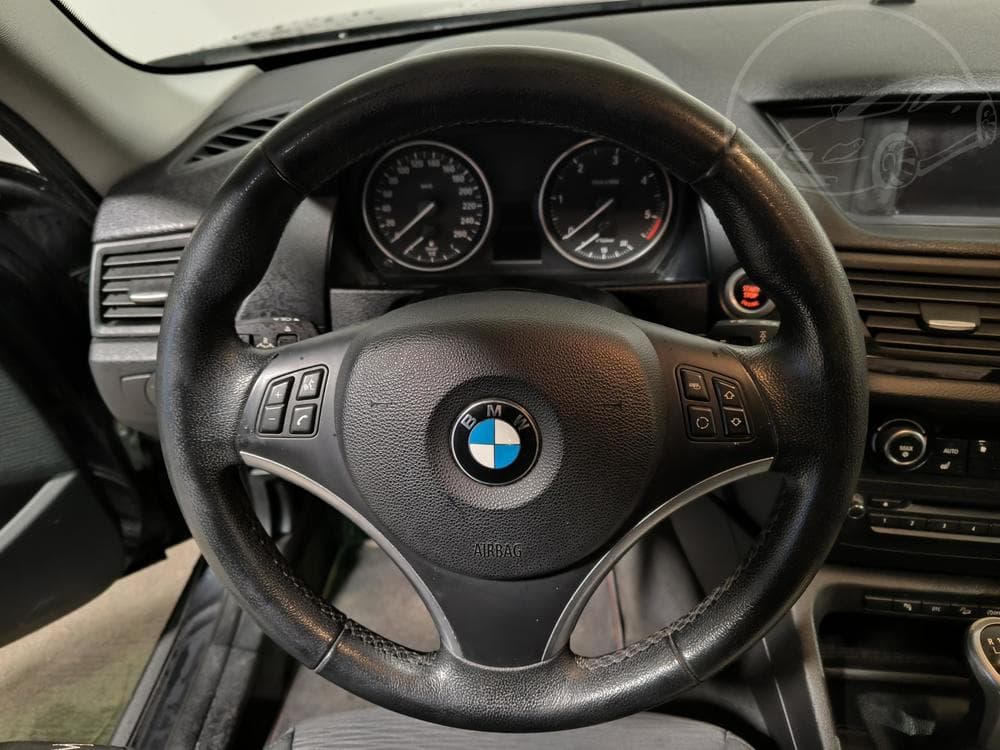 2010 BMW X1 - 13