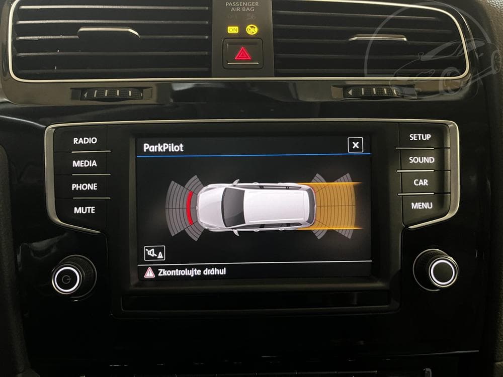 2016 Volkswagen Golf - 13