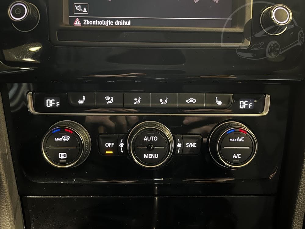 2016 Volkswagen Golf - 14