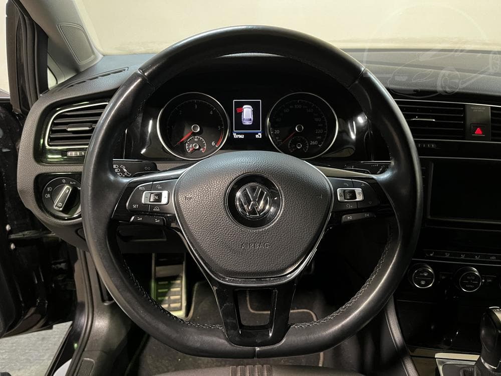 2016 Volkswagen Golf - 15