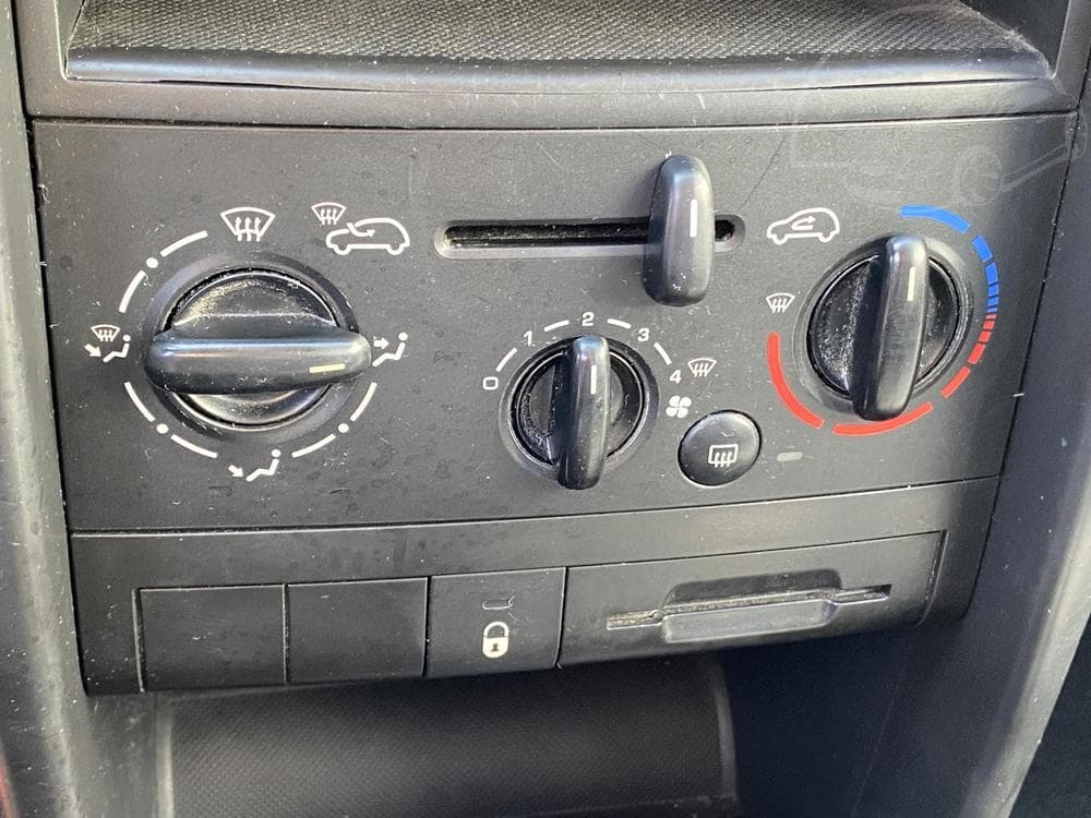 2007 Peugeot 207 - 13
