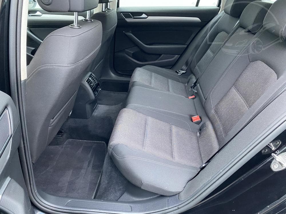 2019 Volkswagen PASSAT - 28