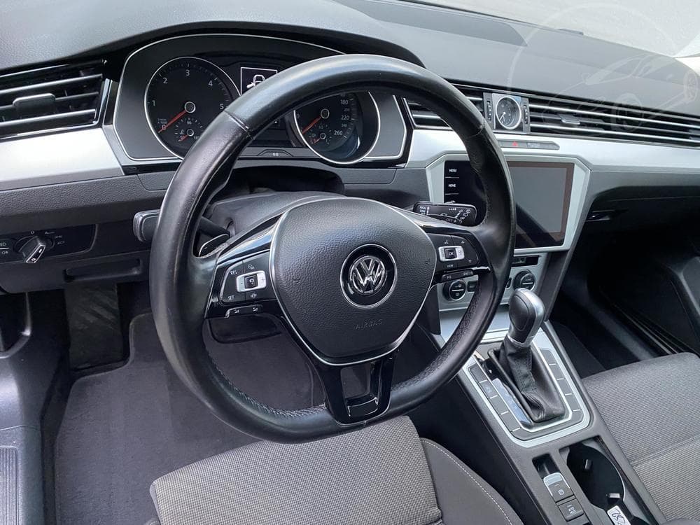 2019 Volkswagen PASSAT - 37
