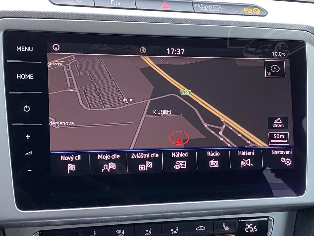 2019 Volkswagen PASSAT - 49