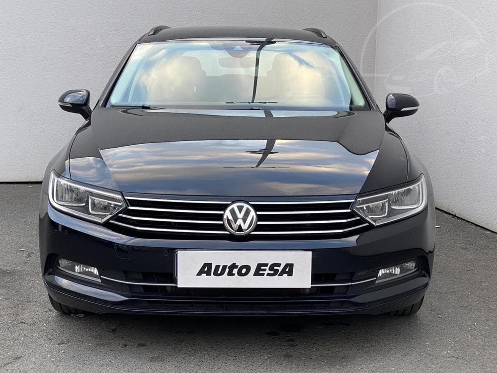 2019 Volkswagen PASSAT - 4