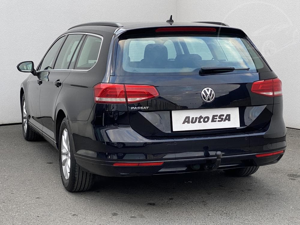 2019 Volkswagen PASSAT - 16