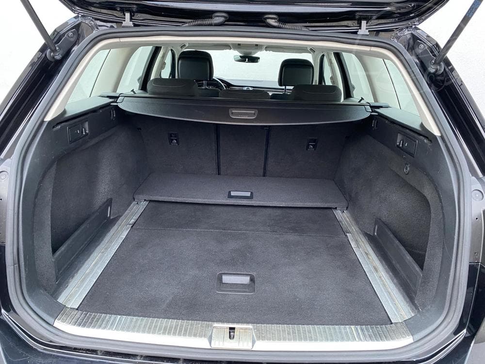 2019 Volkswagen PASSAT - 19