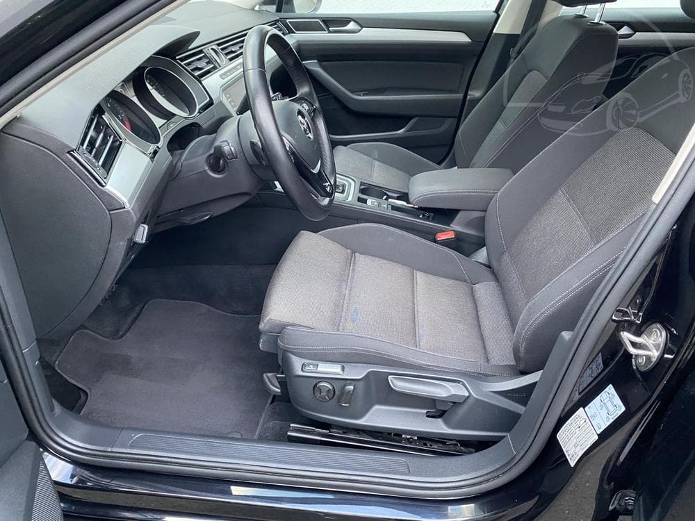 2019 Volkswagen PASSAT - 25