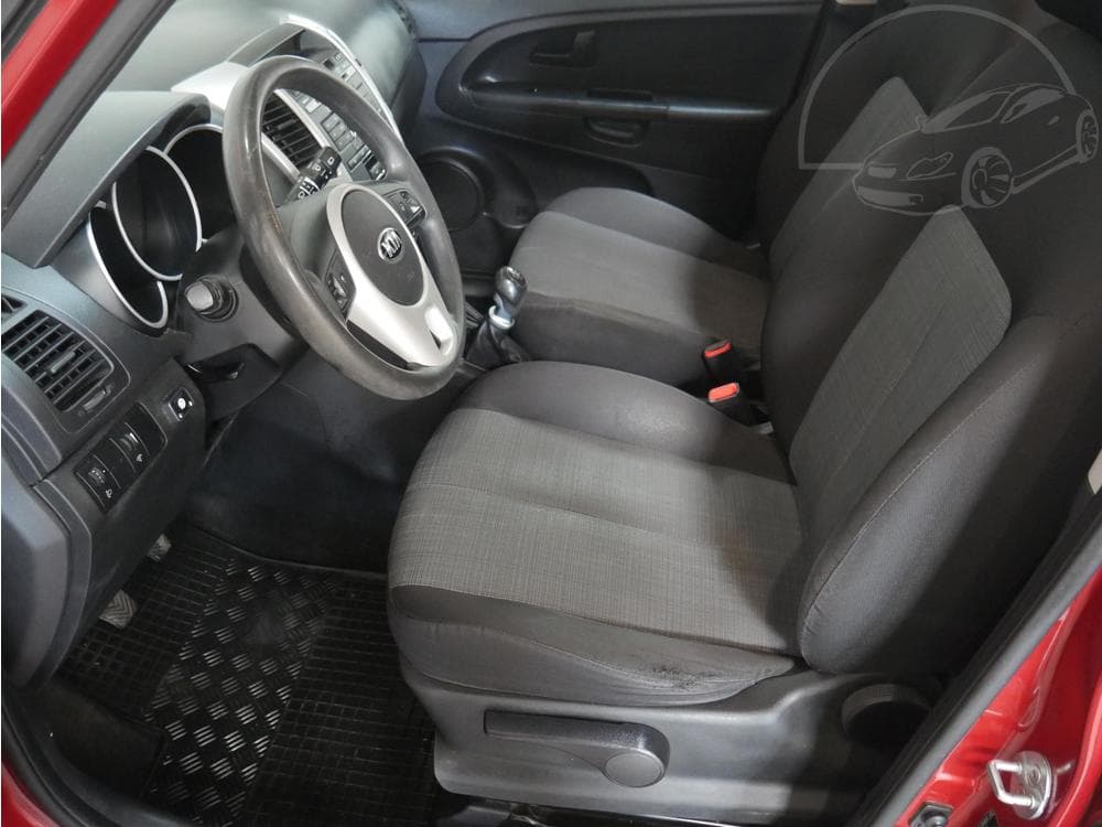 2013 Kia VENGA - 33