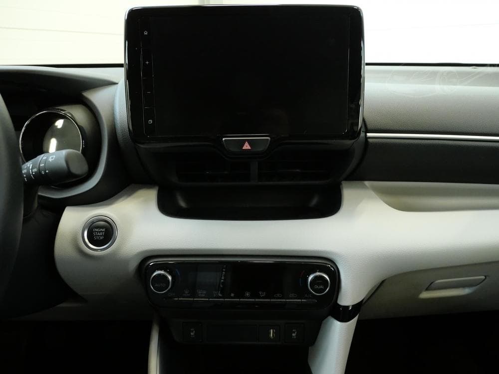 2023 Toyota YARIS - 37