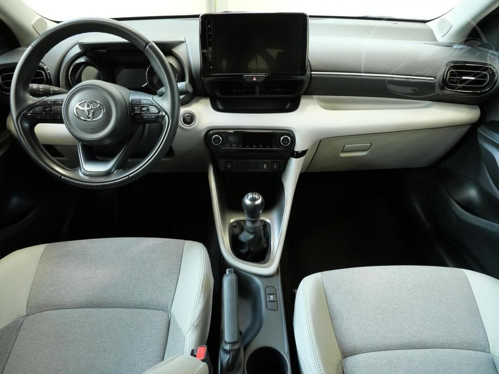 2023 Toyota YARIS - 22