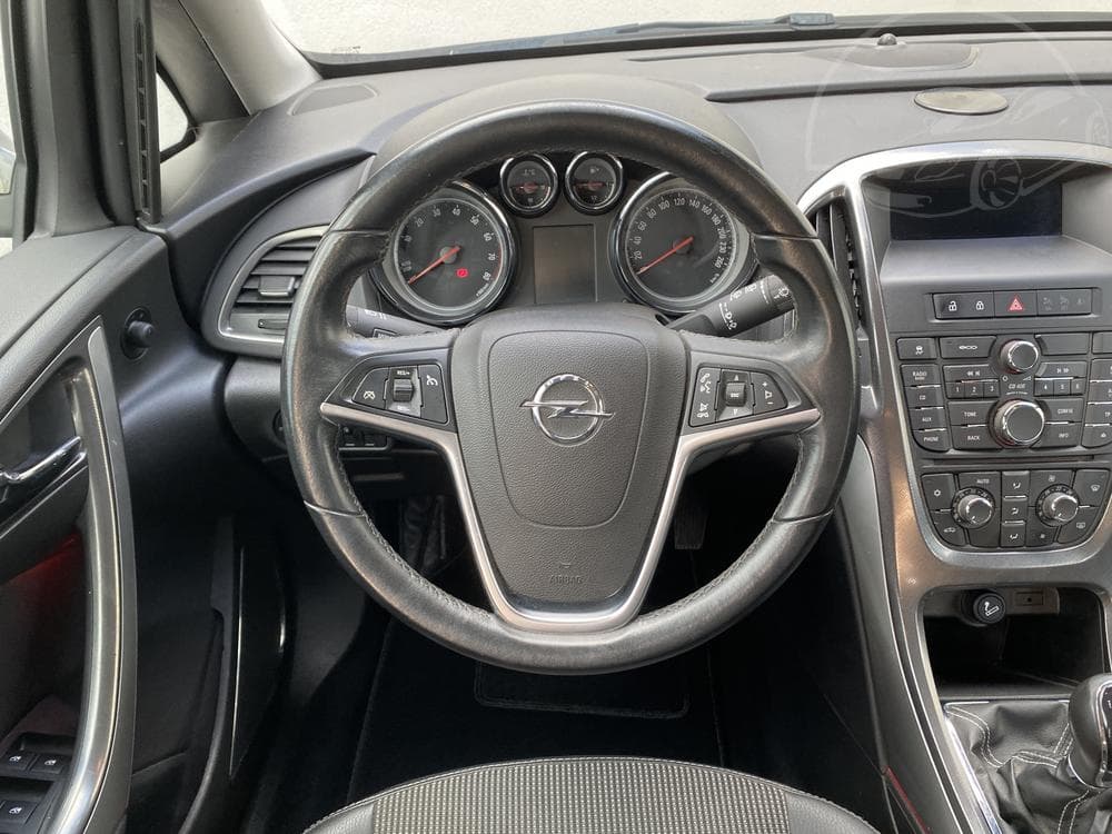 2012 Opel ASTRA - 11