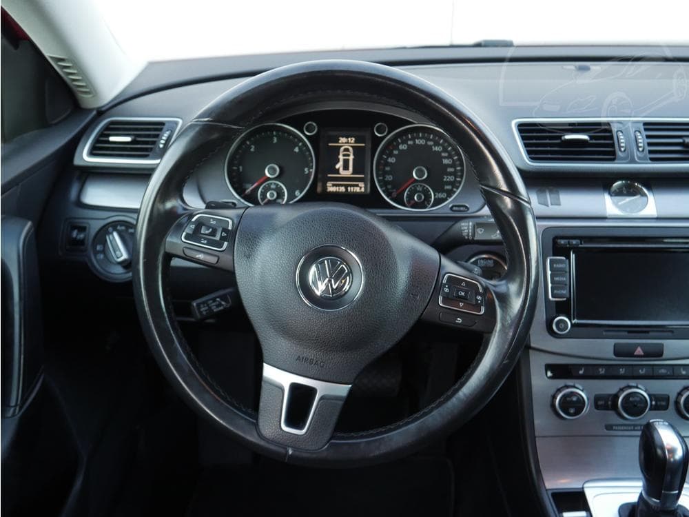 2013 Volkswagen PASSAT - 27