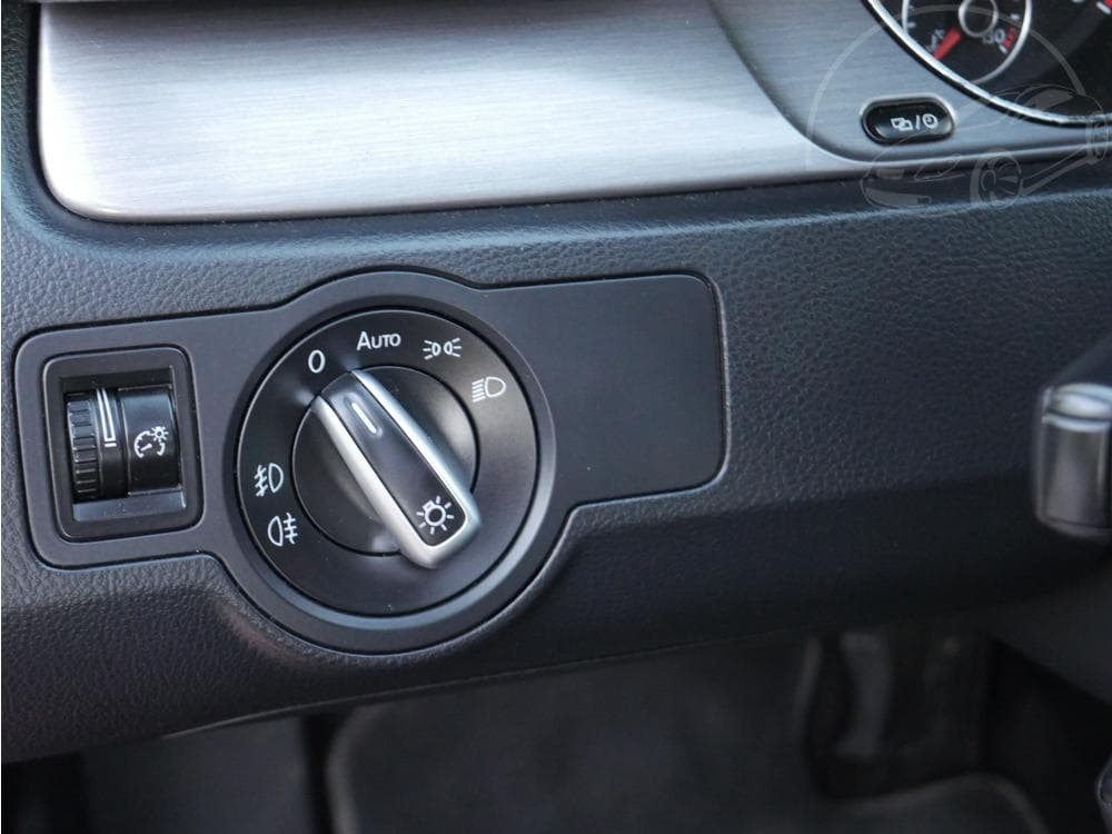 2013 Volkswagen PASSAT - 29