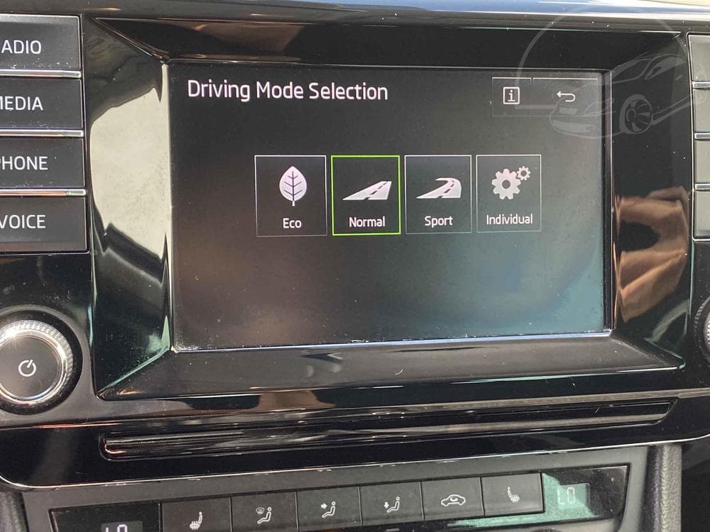 2016 Škoda SUPERB - 16