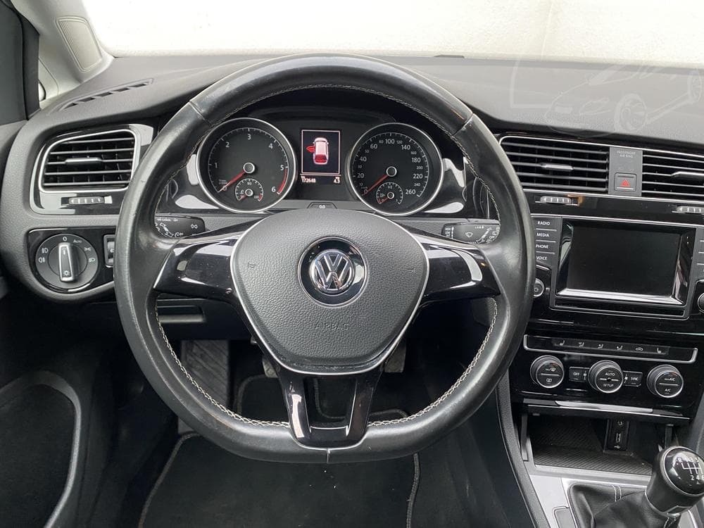 2014 Volkswagen Golf - 11