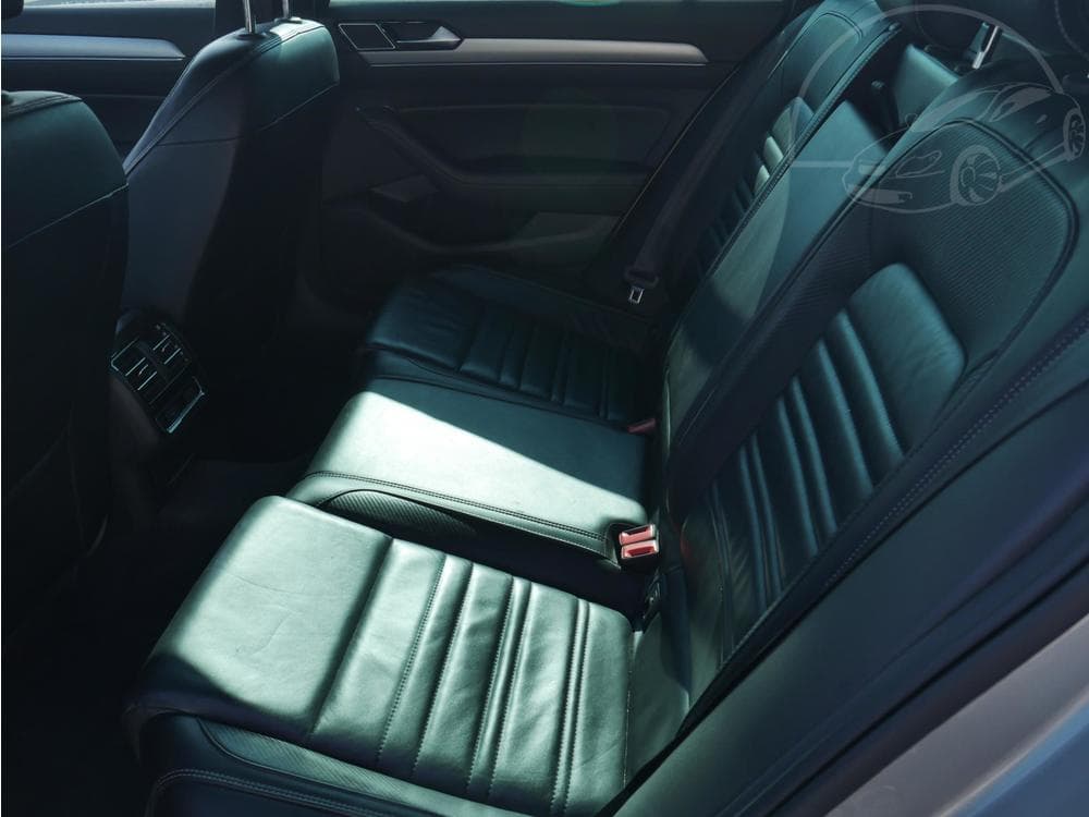 2017 Volkswagen PASSAT - 28