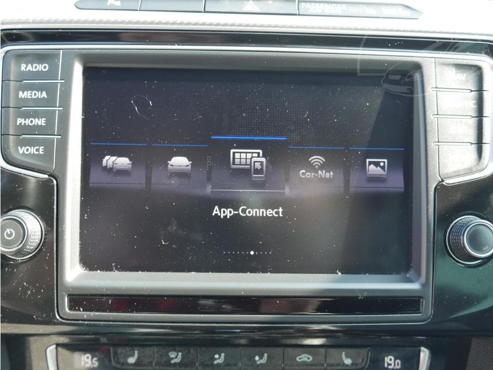 2017 Volkswagen PASSAT - 46