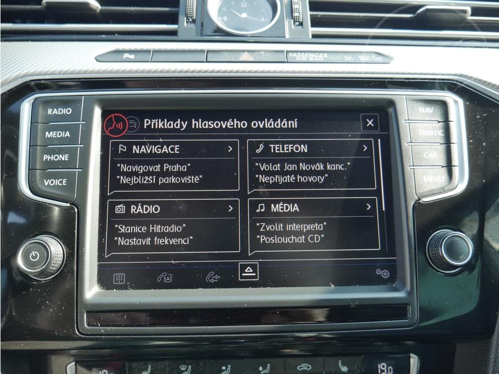 2017 Volkswagen PASSAT - 49