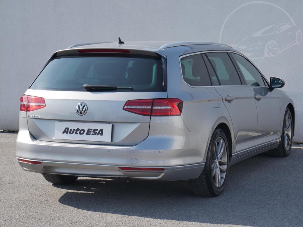 2017 Volkswagen PASSAT - 10