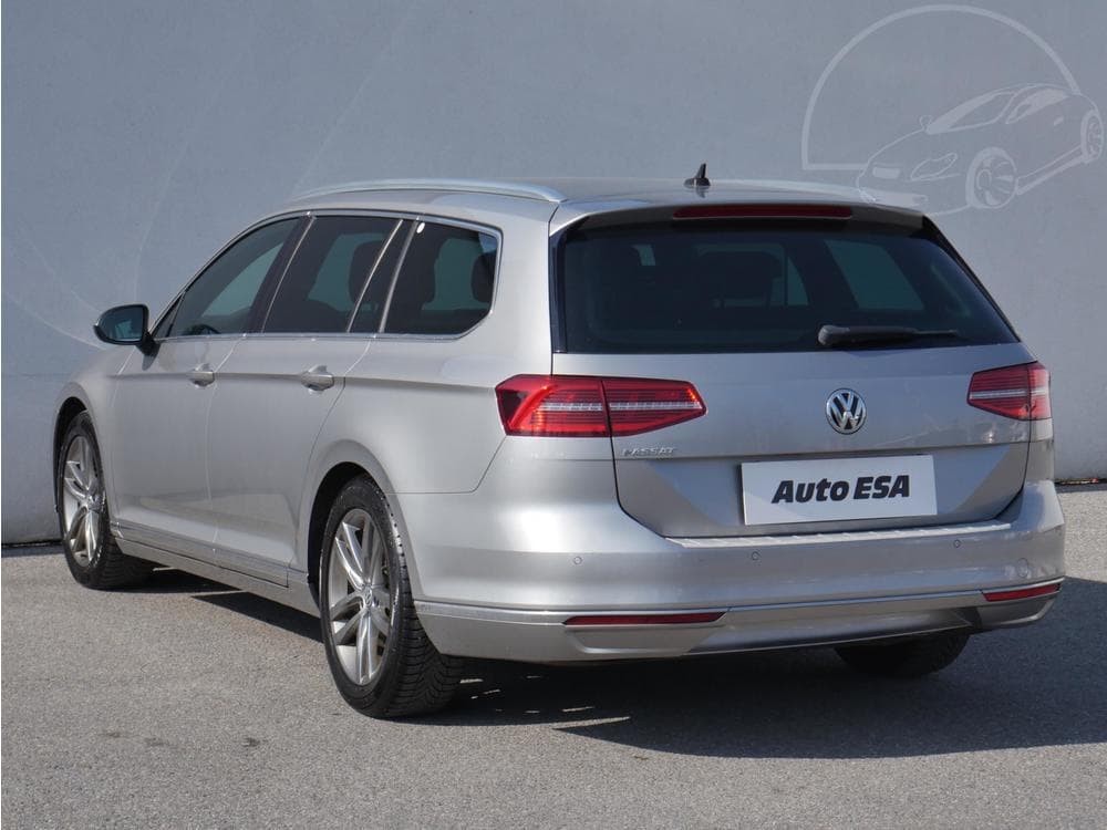 2017 Volkswagen PASSAT - 16
