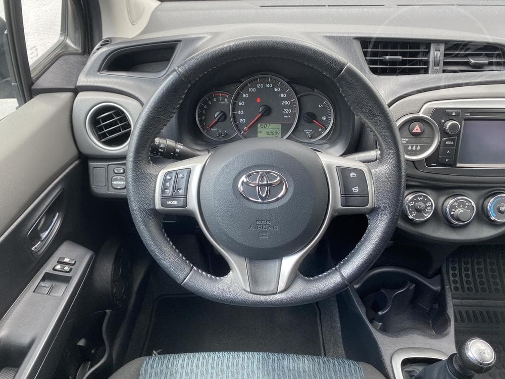 2012 Toyota YARIS - 21