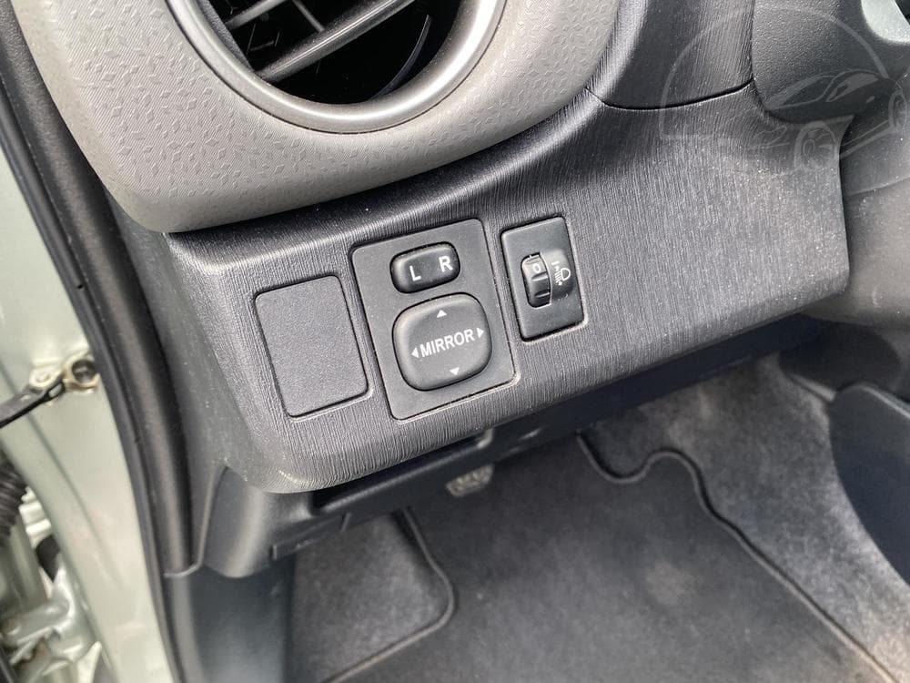 2012 Toyota YARIS - 27