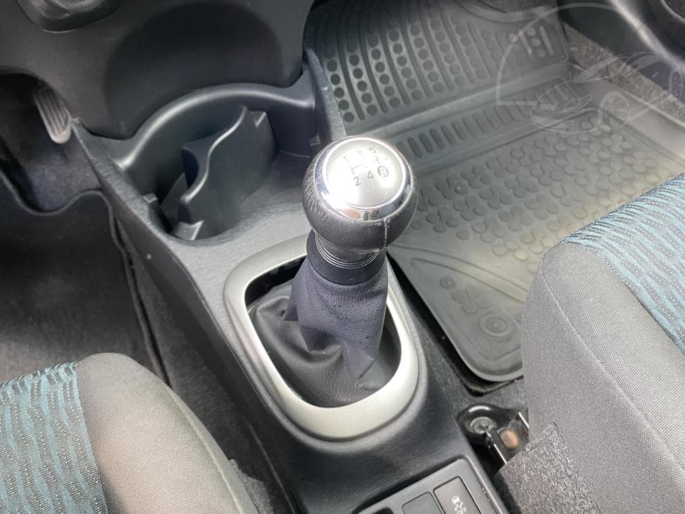2012 Toyota YARIS - 29