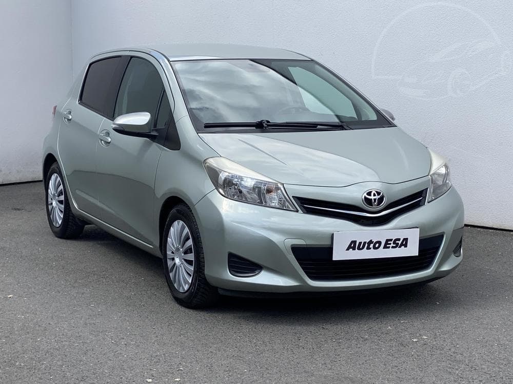 2012 Toyota YARIS