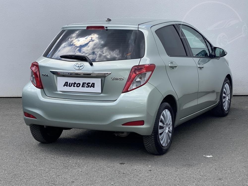 2012 Toyota YARIS - 7
