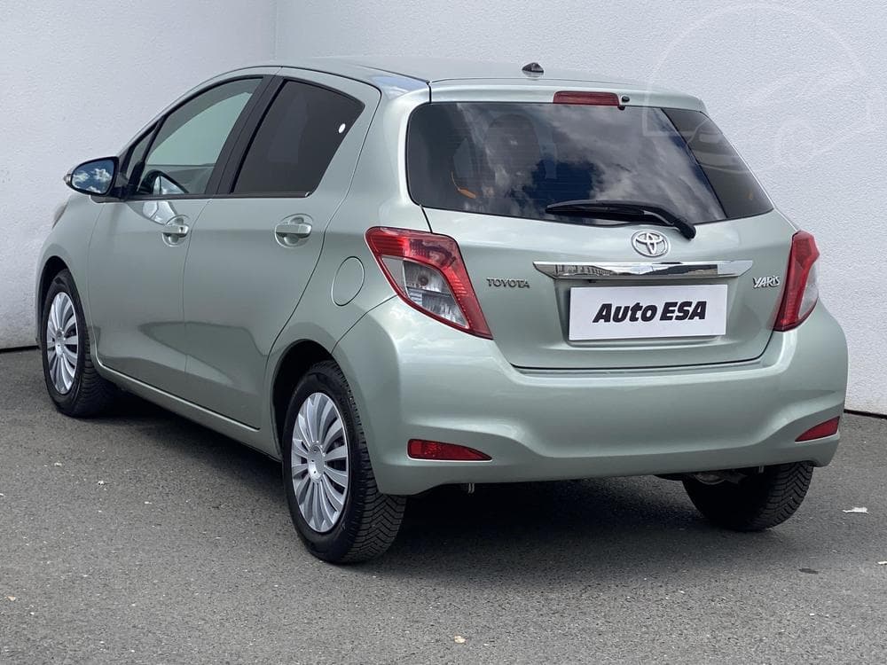 2012 Toyota YARIS - 11