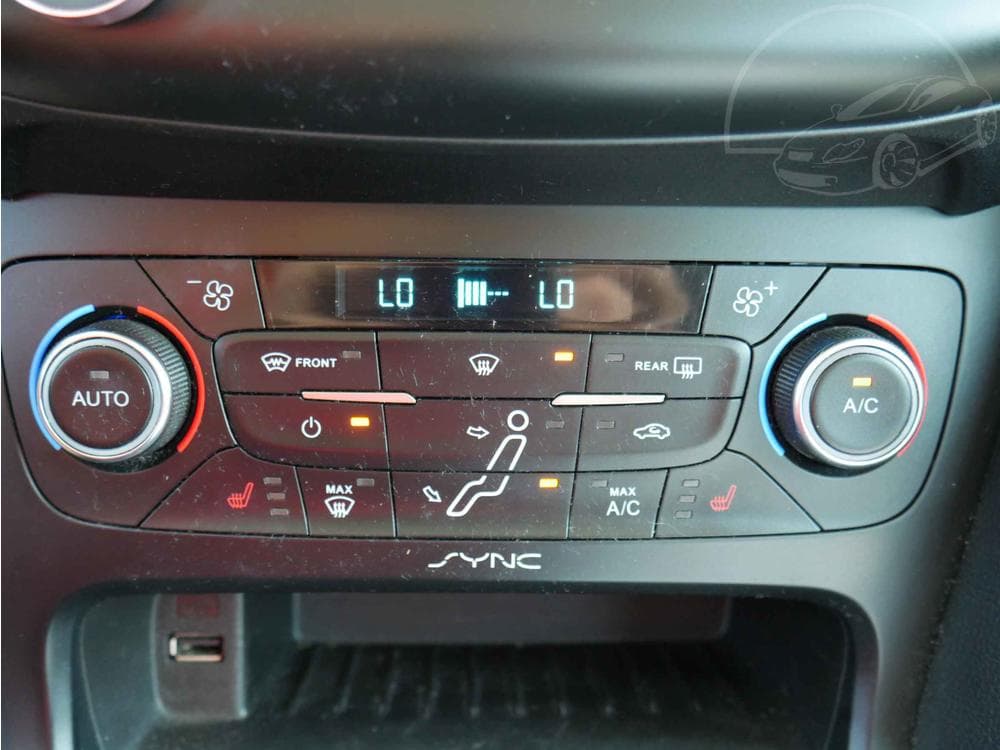 2015 Ford FOCUS - 16