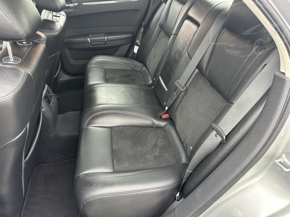 2009 Chrysler 300c - 10