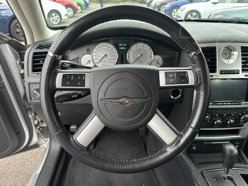 2009 Chrysler 300c - 11