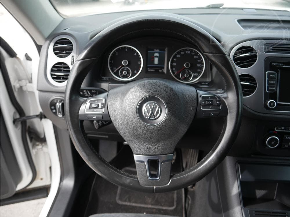 2012 Volkswagen TIGUAN - 11